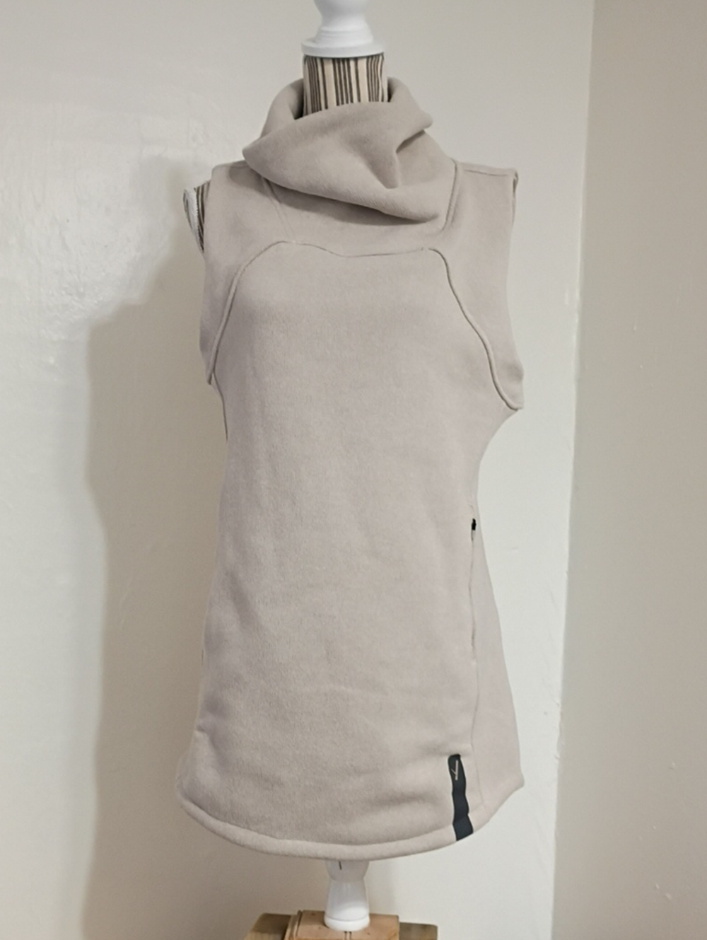 Indyeva TOGA UPCYCLED - Fleece tunic in Flax Size M